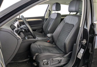 Подержанный автомобиль Volkswagen Passat Sedan 2018 года (20 фото)