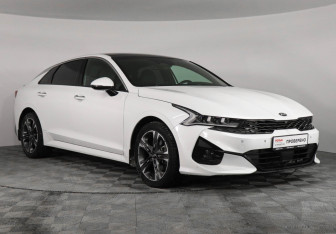 Подержанный автомобиль Kia K5 2020 года (3 фото)