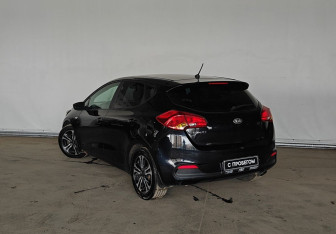 Подержанный автомобиль Kia Ceed Hatchback 2012 года (6 фото)