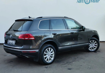 Подержанный автомобиль Volkswagen Touareg 2015 года (5 фото)