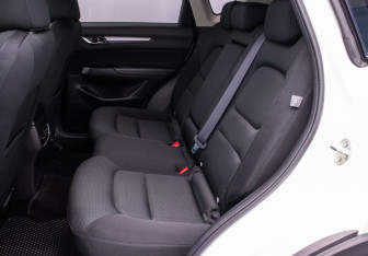 Подержанный автомобиль Mazda CX-5 2017 года (11 фото)