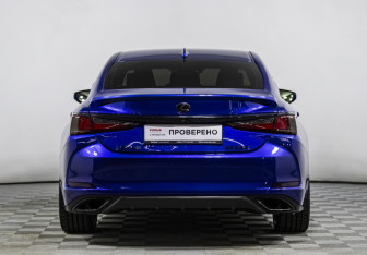 Подержанный автомобиль Lexus ES 2019 года (6 фото)