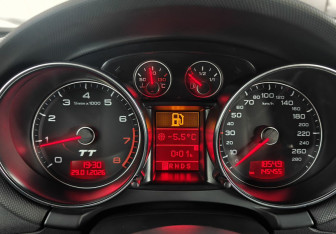 Подержанный автомобиль Audi TT Coupe 2007 года (16 фото)