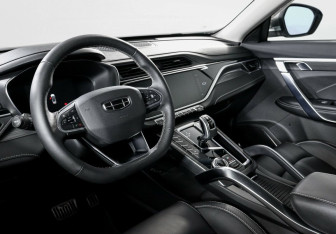 Подержанный автомобиль Geely Atlas Pro 2022 года (12 фото)