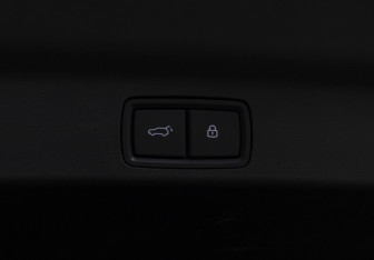 Подержанный автомобиль LiXiang L7 2023 года (19 фото)