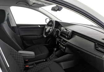 Подержанный автомобиль Skoda Rapid Liftback 2022 года (13 фото)