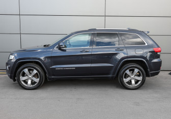 Подержанный автомобиль Jeep Grand Cherokee 2014 года (8 фото)