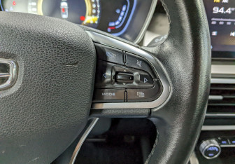 Подержанный автомобиль Geely Coolray 2023 года (30 фото)
