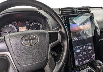 Подержанный автомобиль Toyota Land Cruiser Prado 2020 года (25 фото)