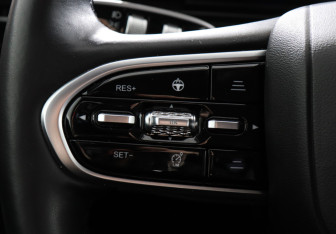 Подержанный автомобиль Omoda C5 2023 года (15 фото)