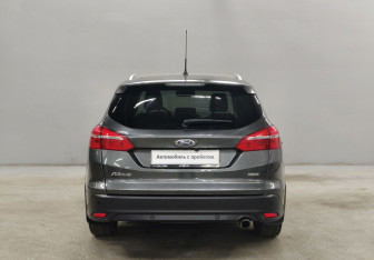 Подержанный автомобиль Ford Focus Wagon 2016 года (6 фото)