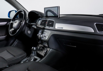 Подержанный автомобиль Audi Q3 2016 года (9 фото)