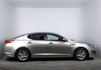 Подержанный автомобиль Kia Optima Sedan 2011 года (4 фото)