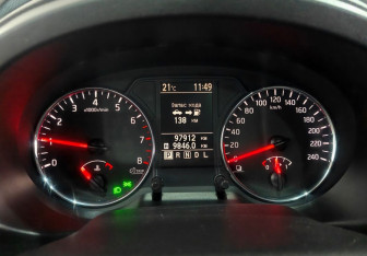 Подержанный автомобиль Nissan X-Trail 2013 года (13 фото)