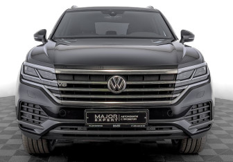 Подержанный автомобиль Volkswagen Touareg 2020 года (2 фото)