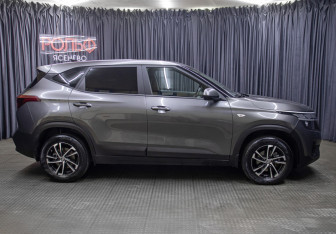 Подержанный автомобиль Kia Seltos 2021 года (3 фото)