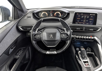 Подержанный автомобиль Peugeot 5008 Suv 2018 года (22 фото)