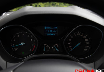 Подержанный автомобиль Ford Focus Wagon 2012 года (9 фото)