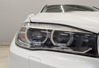 Подержанный автомобиль BMW X5 2018 года (11 фото)