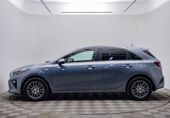 Подержанный автомобиль Kia Ceed Hatchback 2019 года (2 фото)