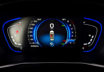 Подержанный автомобиль Geely Coolray 2022 года (13 фото)