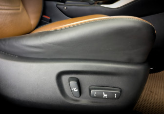 Подержанный автомобиль Lexus NX 2016 года (25 фото)