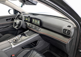 Подержанный автомобиль Jaecoo J8 2024 года (11 фото)