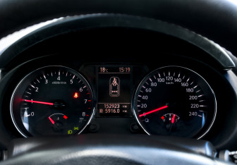 Подержанный автомобиль Nissan Qashqai 2013 года (12 фото)