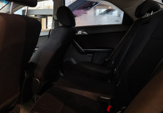 Подержанный автомобиль Kia Cerato Sedan 2010 года (8 фото)