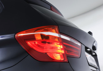 Подержанный автомобиль BMW X3 2015 года (20 фото)