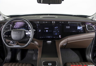 Подержанный автомобиль Exeed VX 2023 года (13 фото)