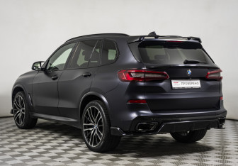 Подержанный автомобиль BMW X5 2019 года (8 фото)