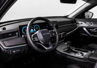 Подержанный автомобиль Jetour X70 Plus 2025 года (12 фото)
