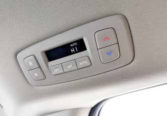 Подержанный автомобиль Kia Carnival 2022 года (30 фото)