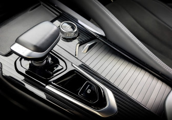 Подержанный автомобиль Geely Monjaro 2024 года (27 фото)