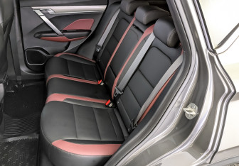 Подержанный автомобиль Geely Coolray 2023 года (12 фото)