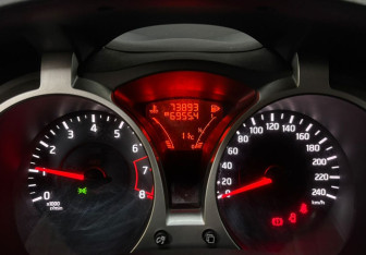 Подержанный автомобиль Nissan Juke 2012 года (14 фото)