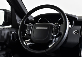 Подержанный автомобиль Land Rover Discovery 2017 года (23 фото)