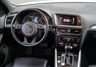 Подержанный автомобиль Audi Q5 2013 года (11 фото)