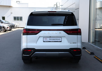 Подержанный автомобиль Lexus LX 2022 года (6 фото)