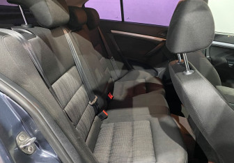 Подержанный автомобиль Skoda Octavia Liftback 2011 года (10 фото)