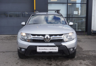 Подержанный автомобиль Renault Duster 2016 года (2 фото)