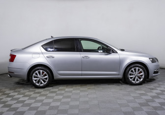 Подержанный автомобиль Skoda Octavia Liftback 2017 года (4 фото)