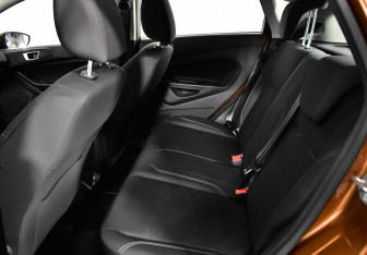 Подержанный автомобиль Ford Fiesta Hatchback 2016 года (10 фото)