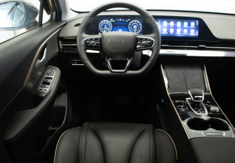 Подержанный автомобиль Omoda C5 2023 года (9 фото)