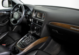 Подержанный автомобиль Audi Q5 2014 года (10 фото)