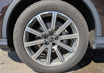 Подержанный автомобиль Audi Q7 2021 года (12 фото)