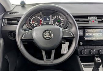 Подержанный автомобиль Skoda Octavia Liftback 2018 года (21 фото)