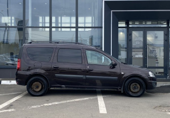 Подержанный автомобиль LADA (ВАЗ) Largus Wagon 2015 года (4 фото)