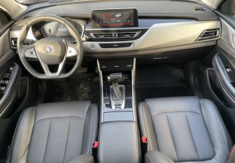 Подержанный автомобиль Changan CS75 2022 года (10 фото)